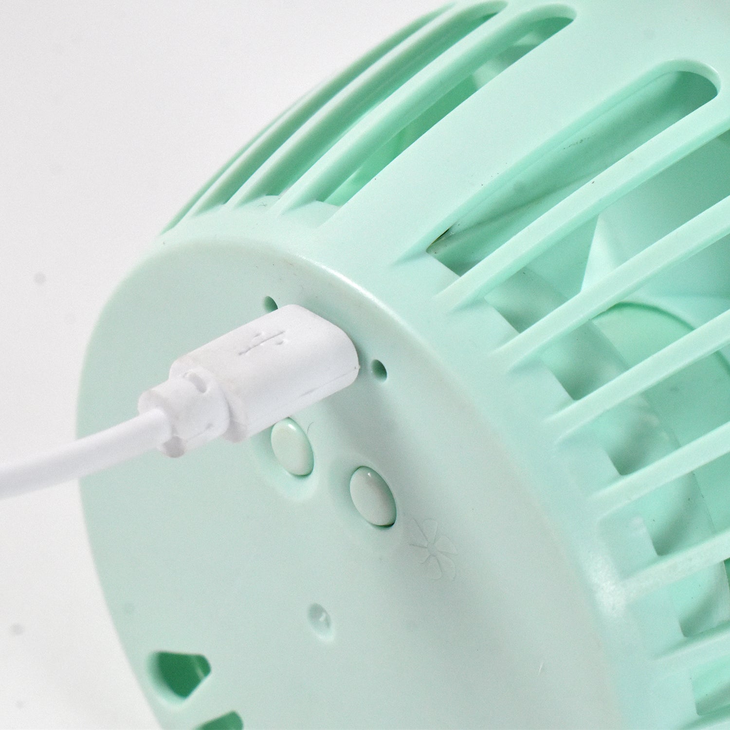 Usb Desk Fan (1 Pc Plastic)